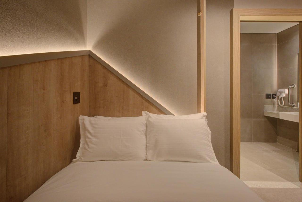 Fast Sleep Suites By Slaviero Hoteis - Hotel Dentro Do Aeroporto De Guarulhos - Terminal 2 - Desembarque Oeste Exteriör bild